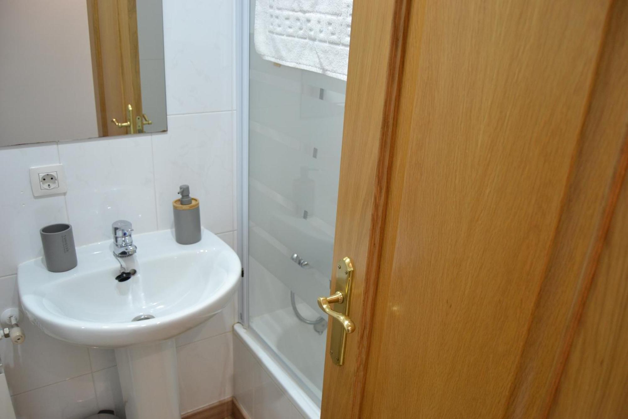 Matias Lopez 78 Apartment Sarria Bagian luar foto